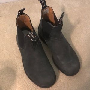 Rustic black blundstones, size 7